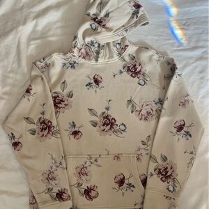 Hollister Cream Floral Knit Pullover